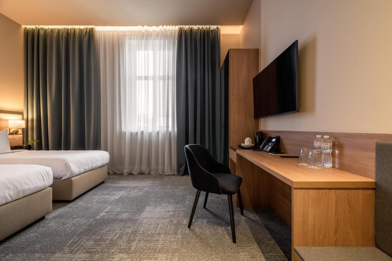 Hotel Maestral à Lviv Extérieur photo