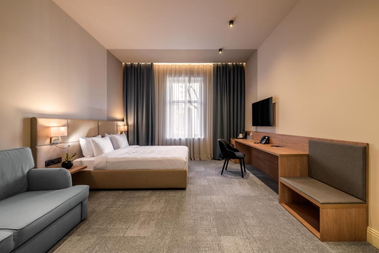 Hotel Maestral à Lviv Extérieur photo